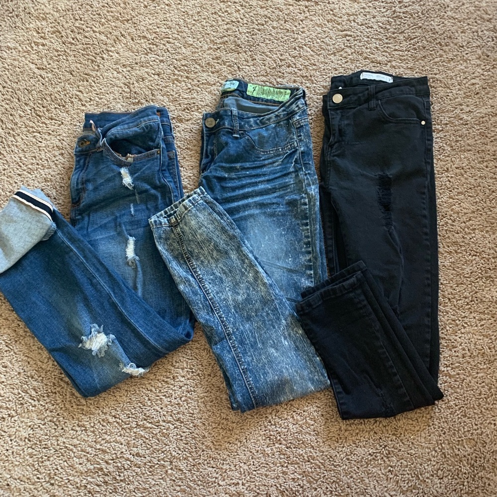 3 pairs of pants Size 7 pants sold together